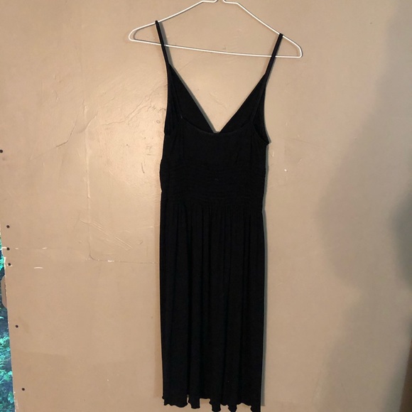 Simple Black Dress - Picture 3 of 6